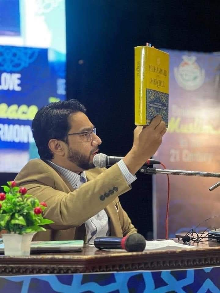 Syed Najam in conversation with an audience during the India tour