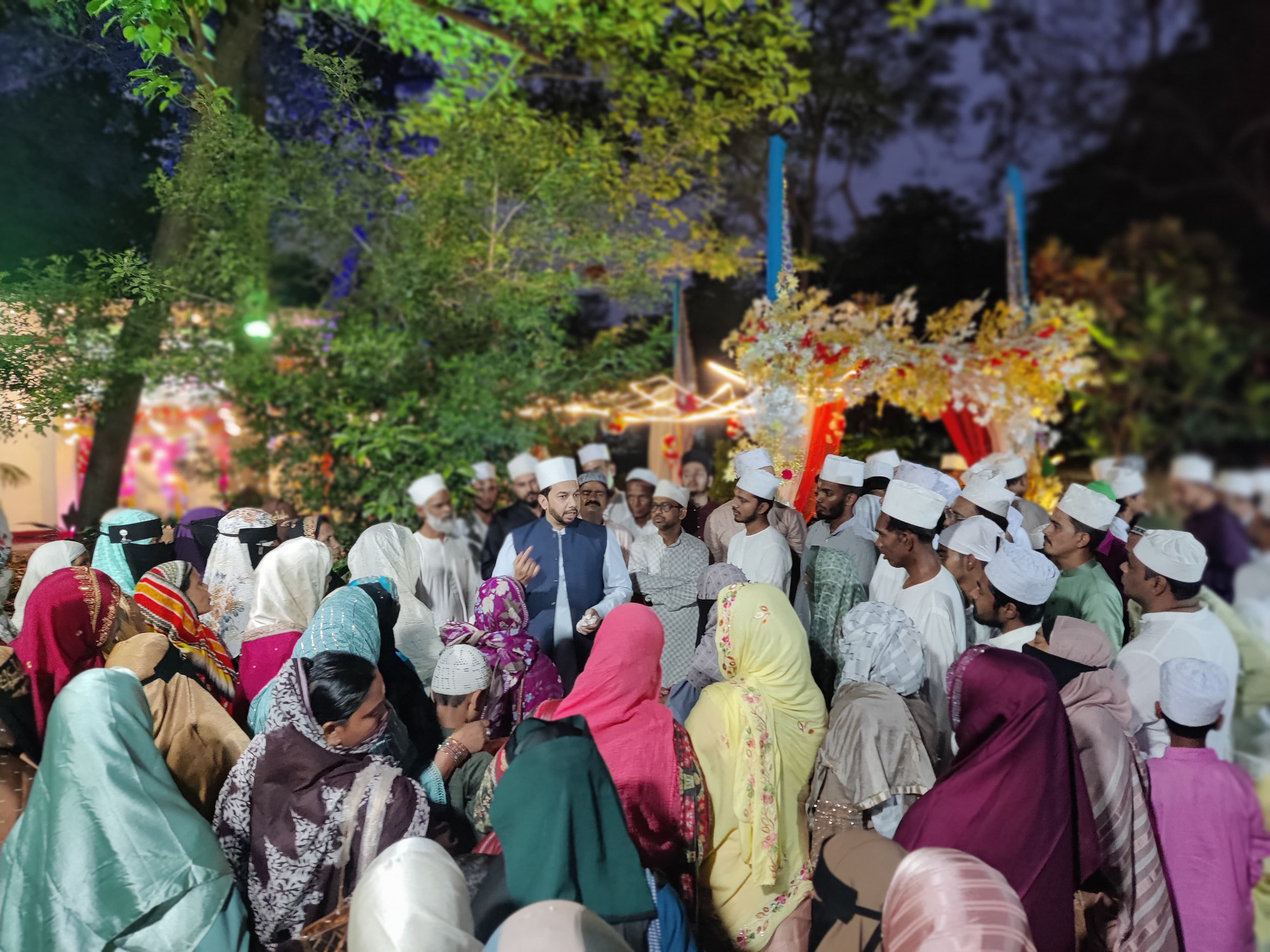 Syed Najam engaging a large community gathering in India